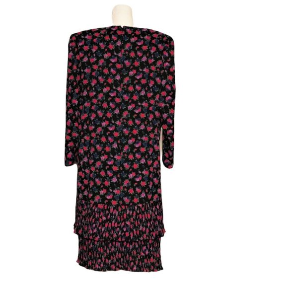 Floral Dress, Flapper Style Shift, Size 14, Rosette Pin, 80s Dress, Pleated Laye - Picture 8 of 15